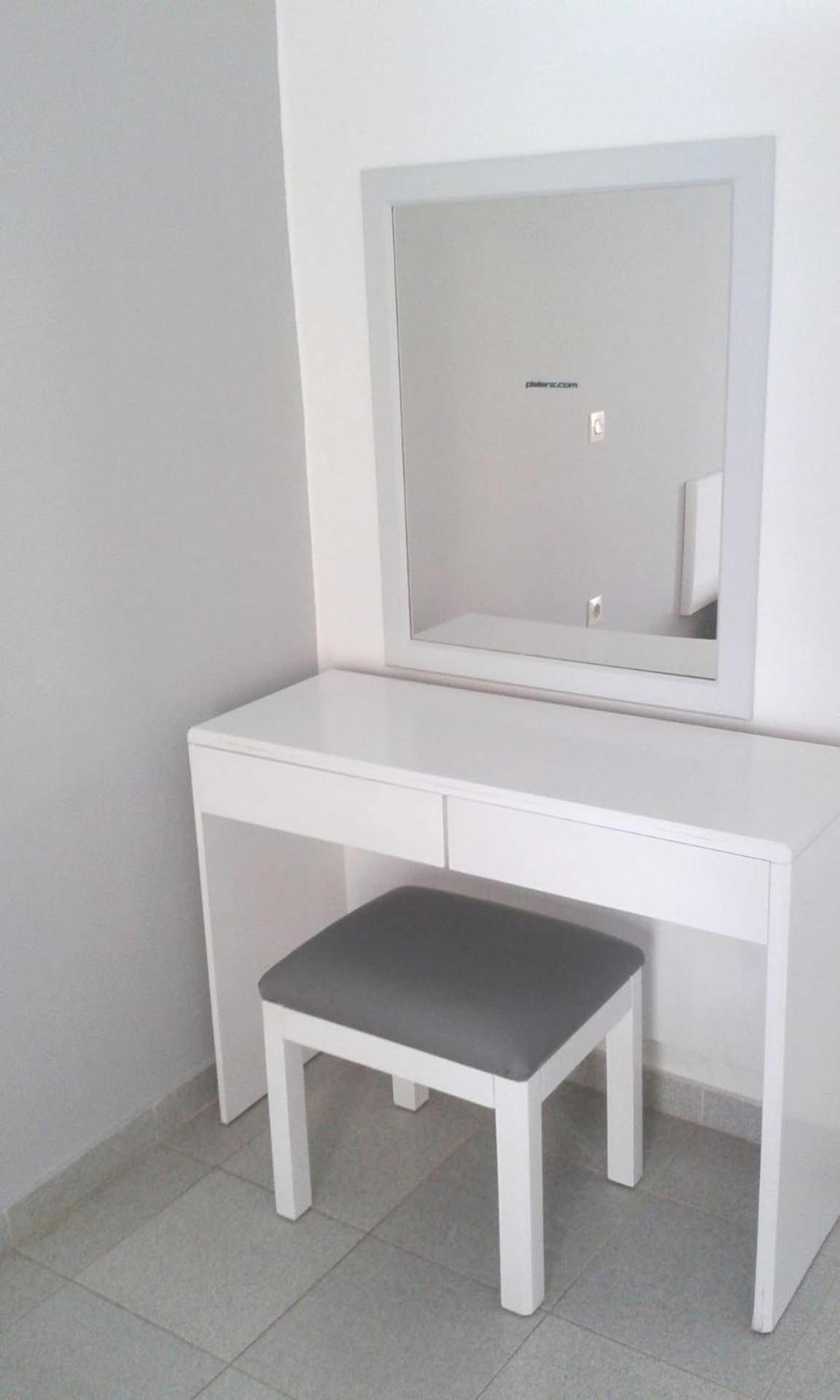 Paras Apartment *